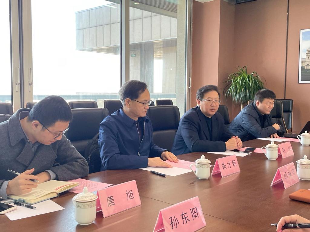 明炬副校长率队考察南京研究院与当地企业校企合作建设成效